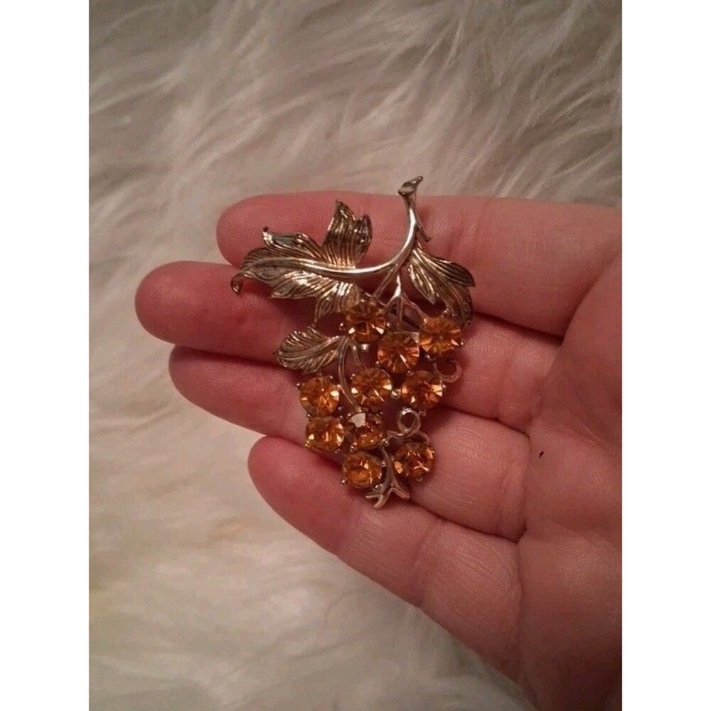Grape Cluster Amber Pin Crystal Rhinestone Brooch Fruit Retro 1950s Vintage